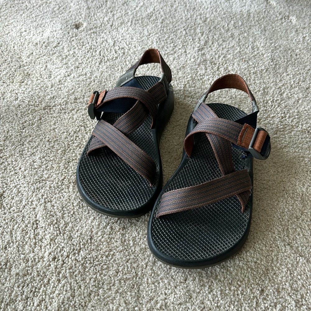 Chaco men’s sandals. Orange/navy stripe size M10.